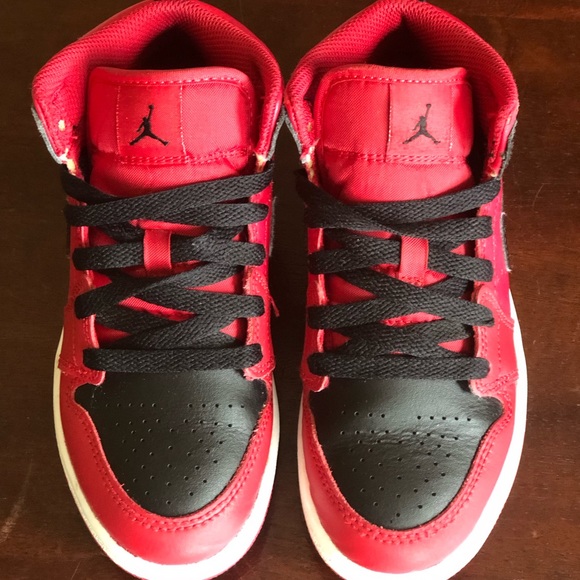 NIKE JORDAN 1 MID KIDS SHOES - Picture 2 of 15